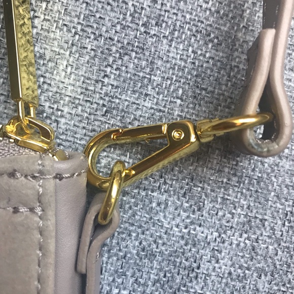 Joy & Iman 100% Leather Crossbody and Detachable Designer Clutch. - Picture 6 of 8